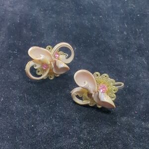 Vintage Sea Shell Pink Rhinestone Accent Cluster Fashion Screw Back Earrings